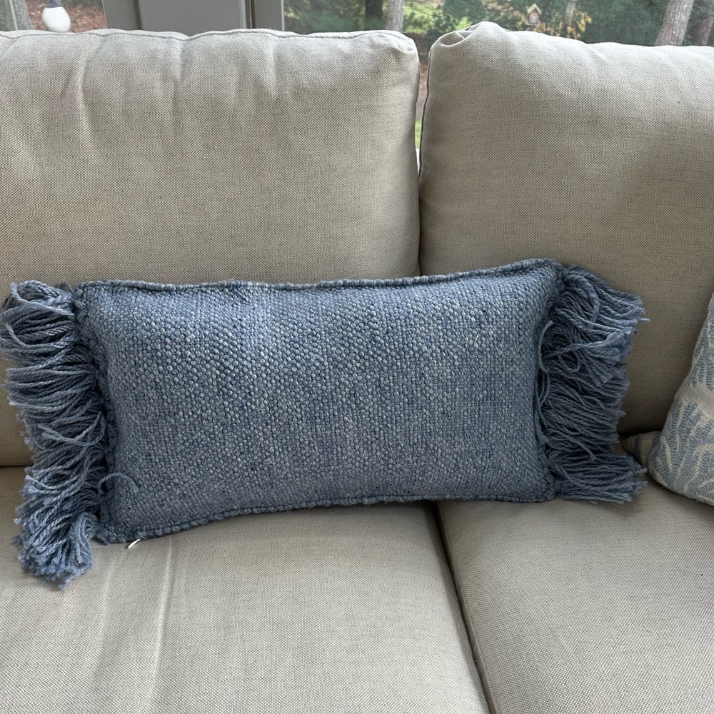 Serena and Lily NWT Monticeto  pillow cover only 12x21 Coastal Blue - Picture 4 of 6